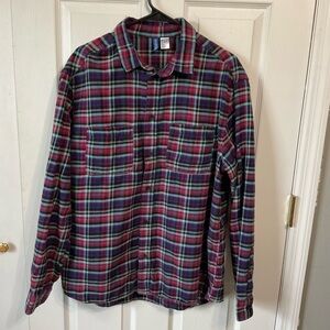 Divided plaid flannel shirt. Size L.